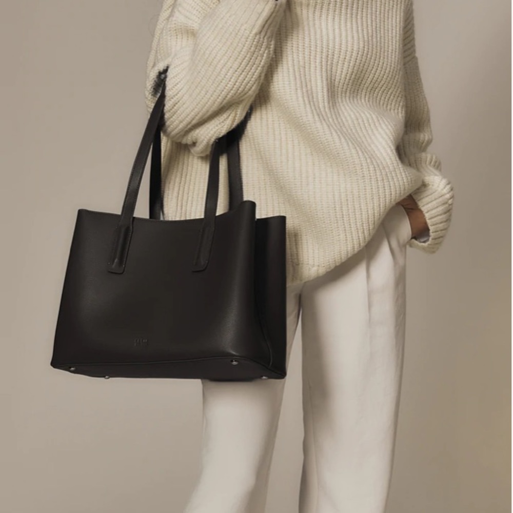 black vegan leather tote bag! perfect for work 🖤